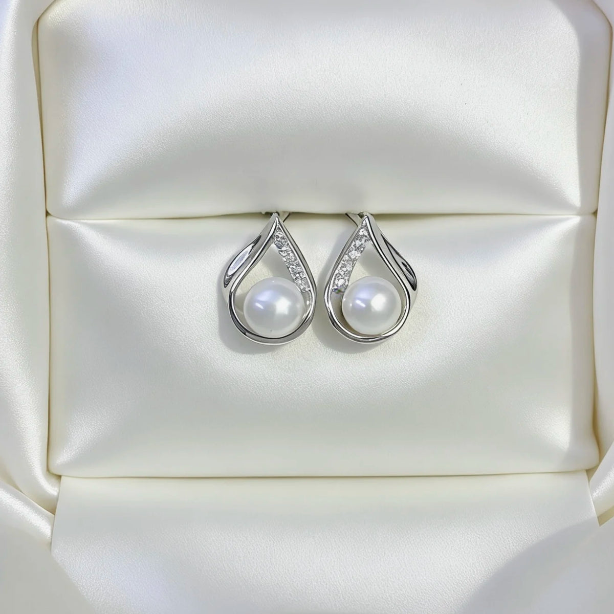 Pearls Water Drop Earrings